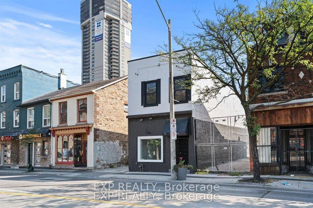 93 John ST S, Hamilton, ON L8N 2C2