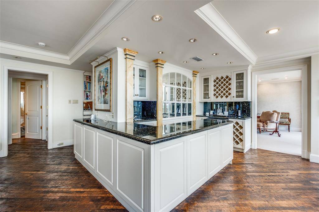 5200 Keller Springs Road #1424 & 1426, Dallas, TX 75248