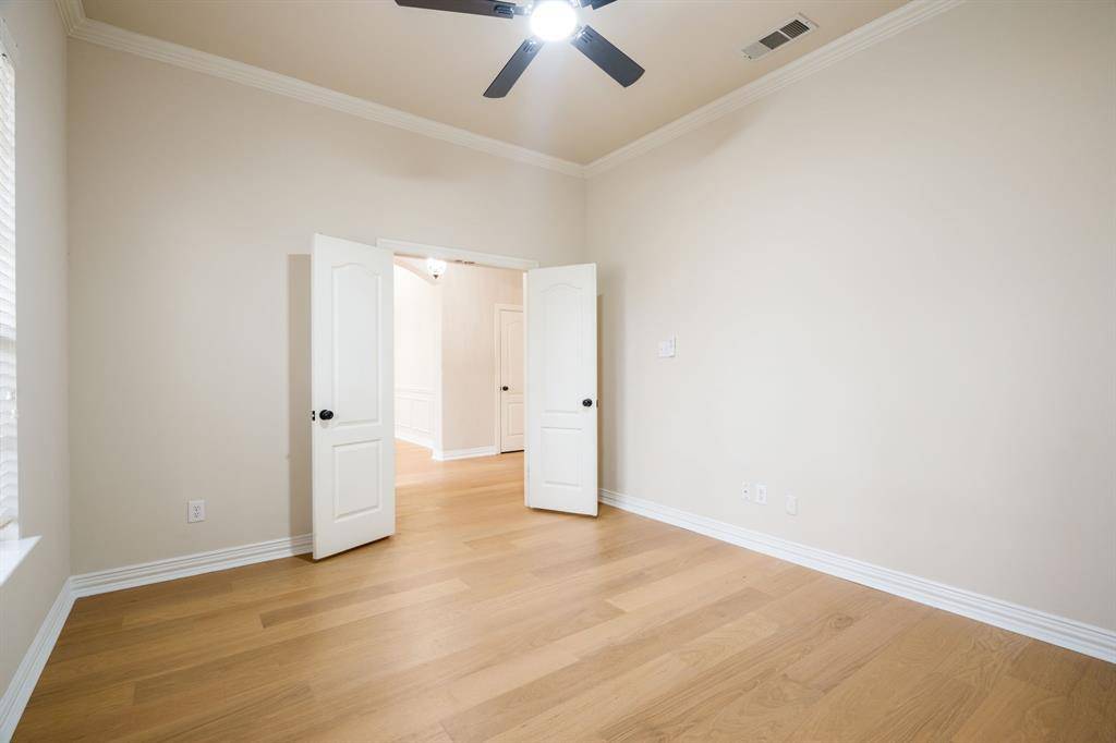 1806 E Branch Hollow Drive, Carrollton, TX 75007