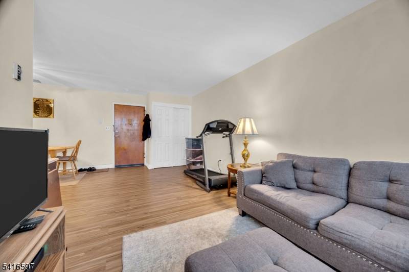 100 Luttgen Pl #A2, Linden City, NJ 07036