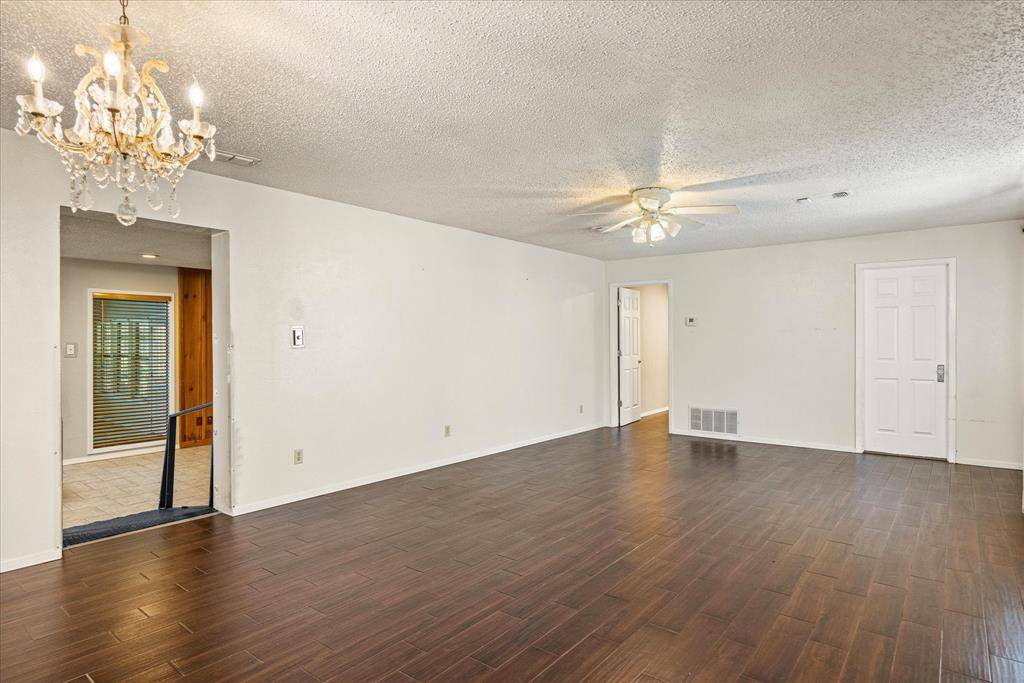 246 Comanche Trail, Weatherford, TX 76087
