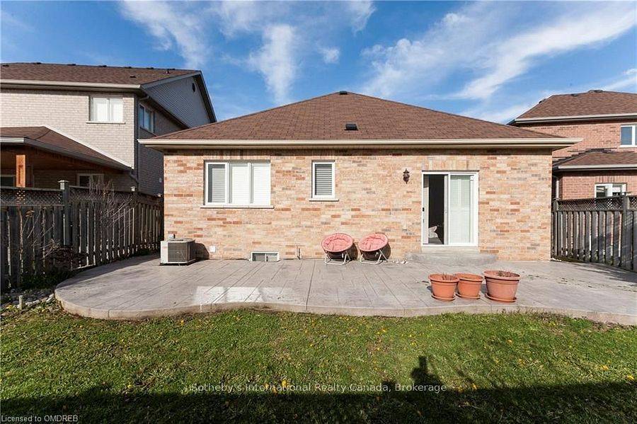 694 Gypsy Fly CRES, Mississauga, ON L5W 1H5