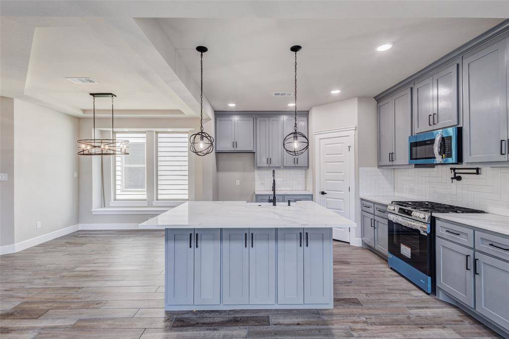 410 Larry, Irving, TX 75060