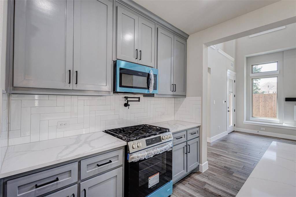 410 Larry, Irving, TX 75060