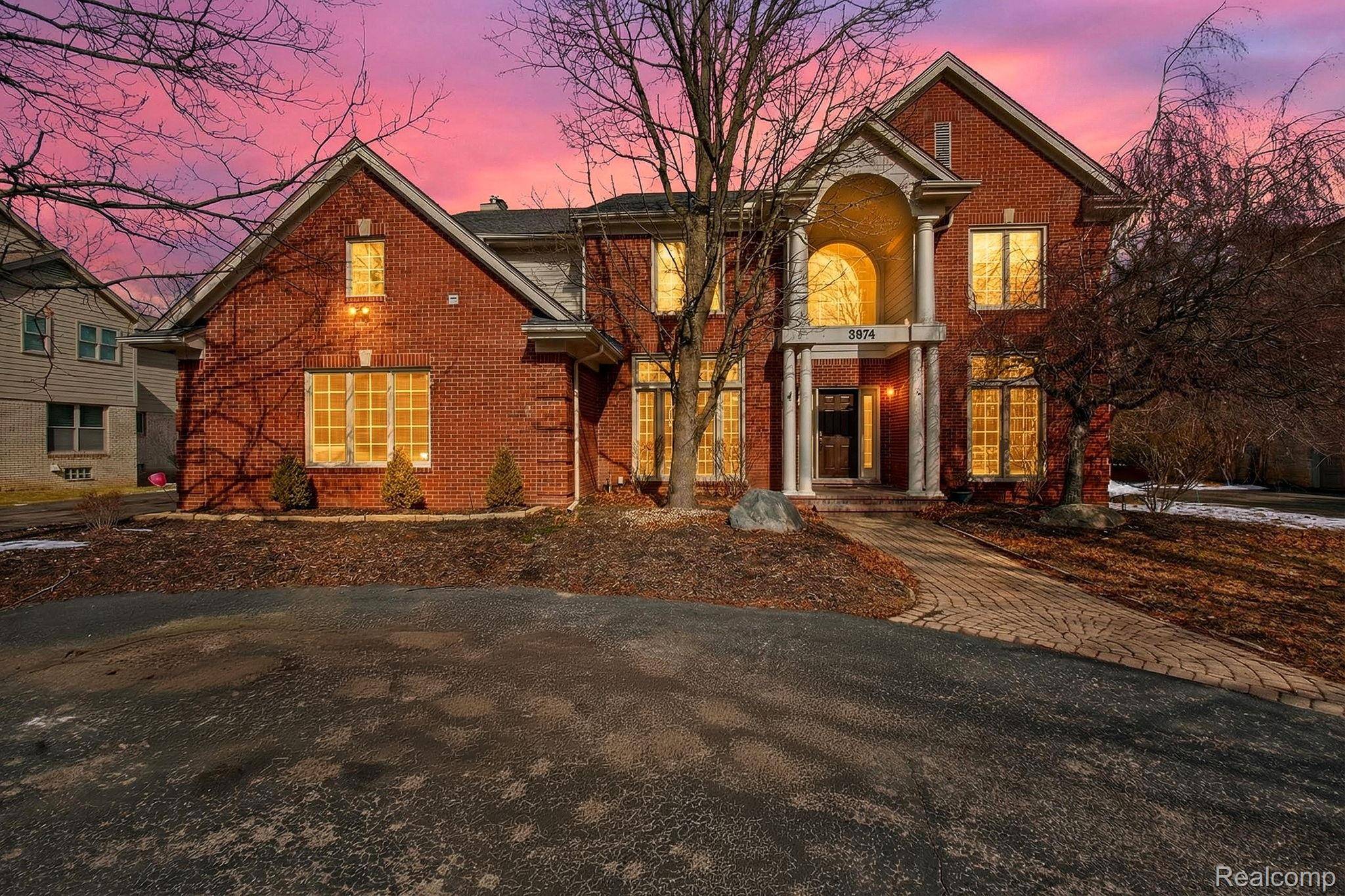 5874 Orchard Woods DR, West Bloomfield Charter Township, MI 48324