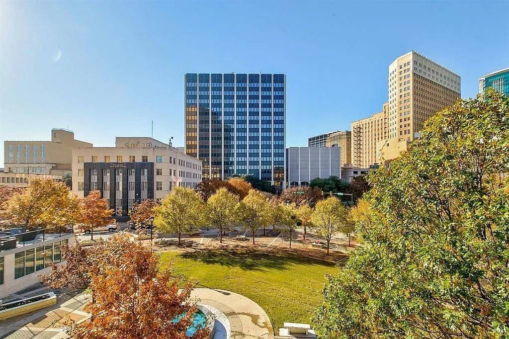1006 Houston Street #300, Fort Worth, TX 76102