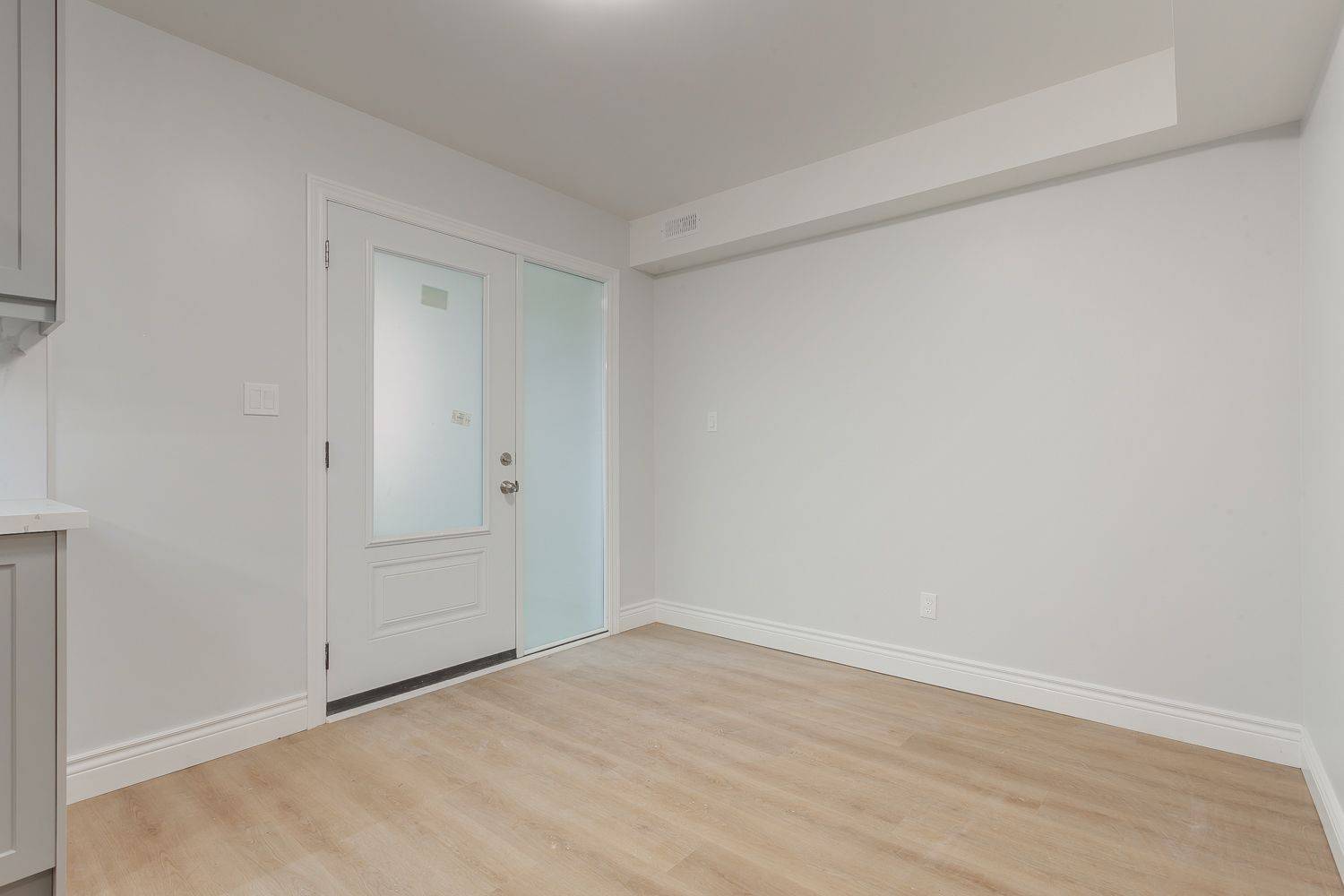 459 Palmerston BLVD #Lower, Toronto C01, ON M6G 2N9