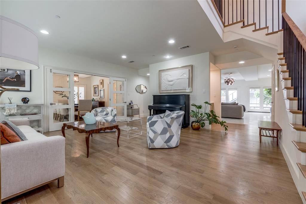 2829 Dyer Street, University Park, TX 75205