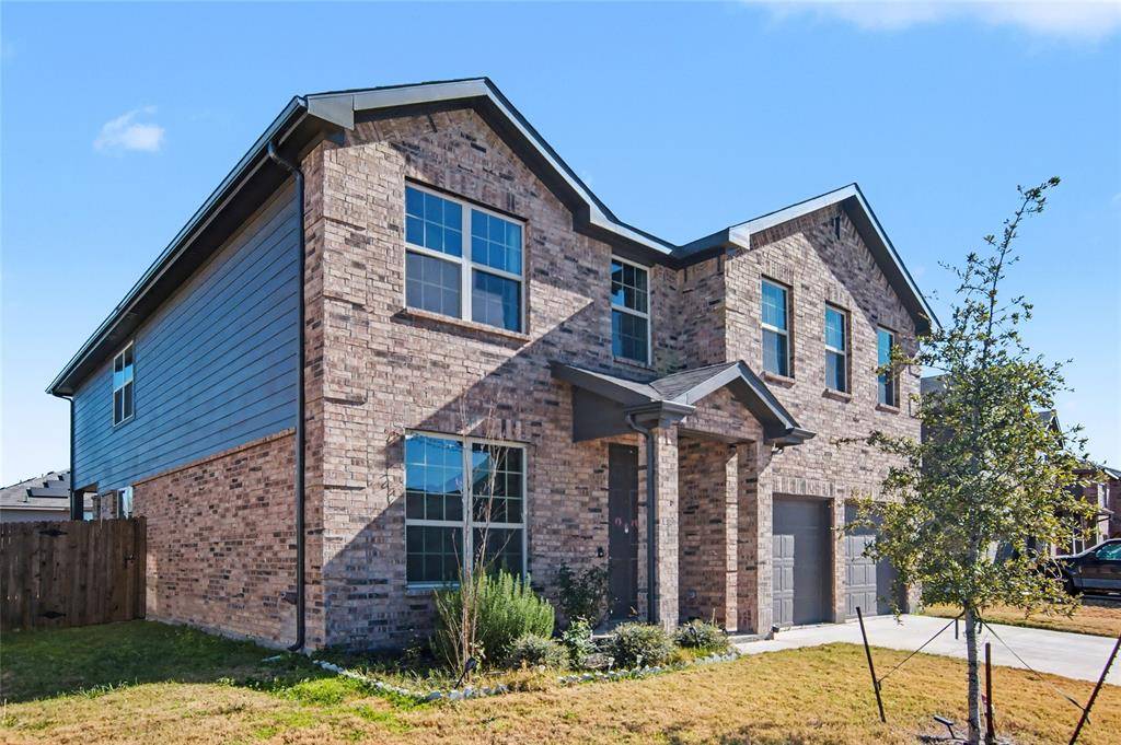 7912 Schooner Drive, Fort Worth, TX 76179