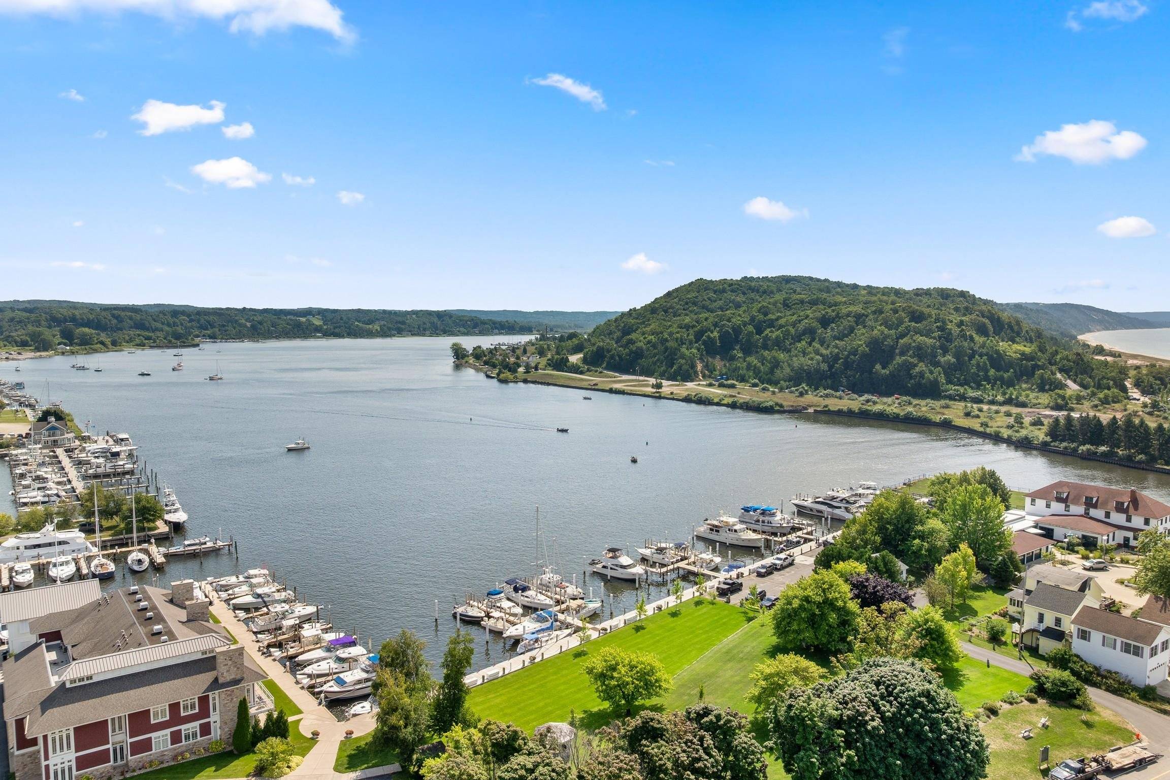 14 S Second ST, Frankfort, MI 49635