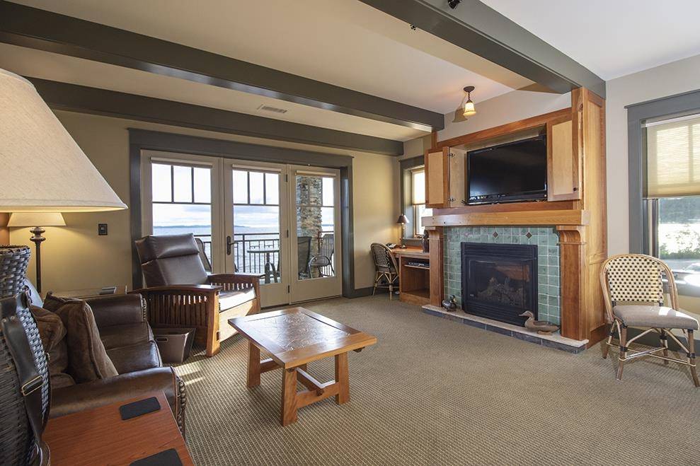 2035 N US-31 N, East Bay Twp, MI 49686