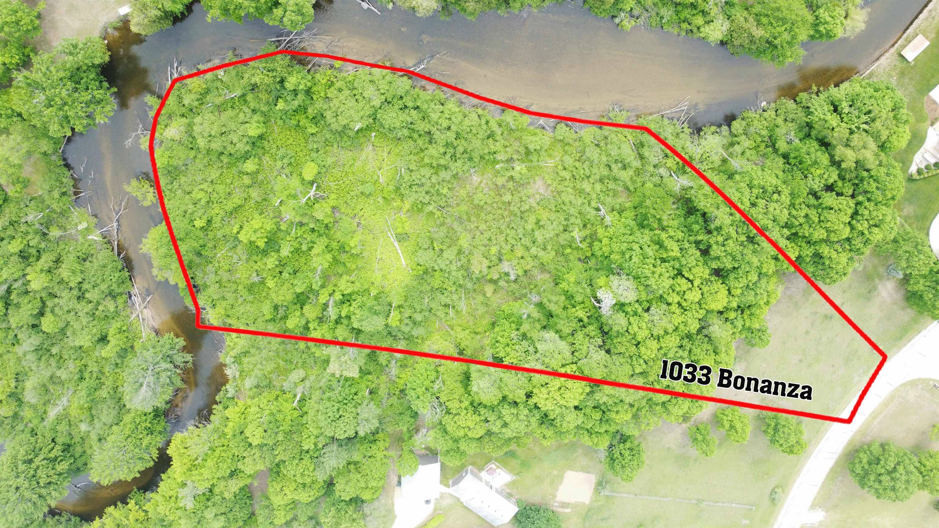 1033 Bonanza LN, Lake Isabella, MI 48893