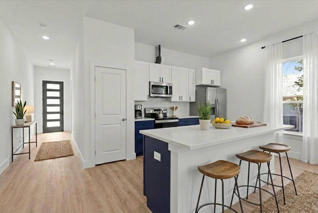 919 W Day Street, Denison, TX 75020