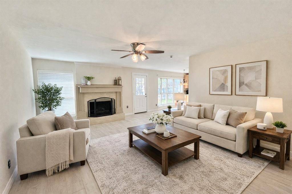 1816 Lexington Place, Bedford, TX 76022