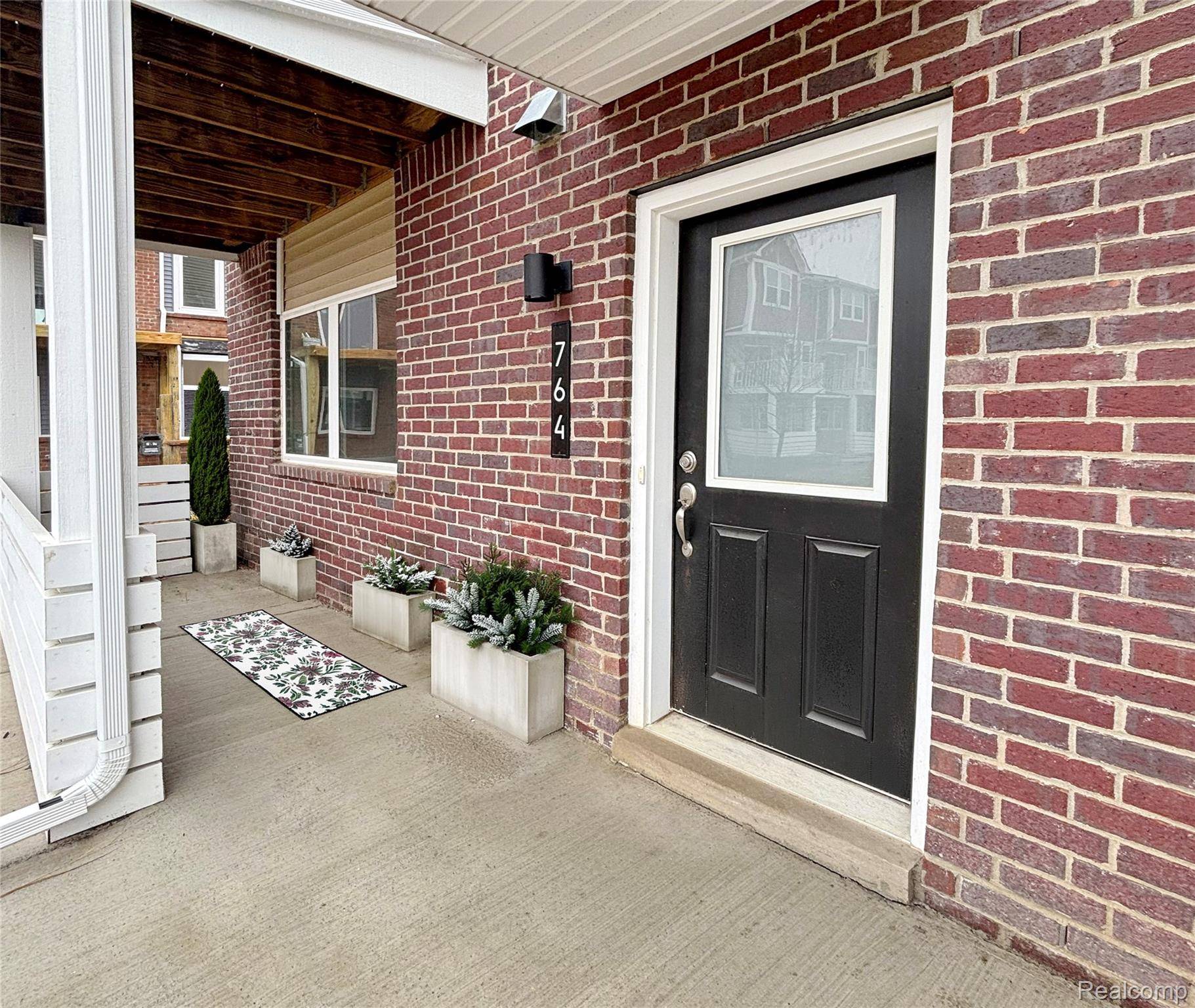 764 Huntley LN, Troy, MI 48085