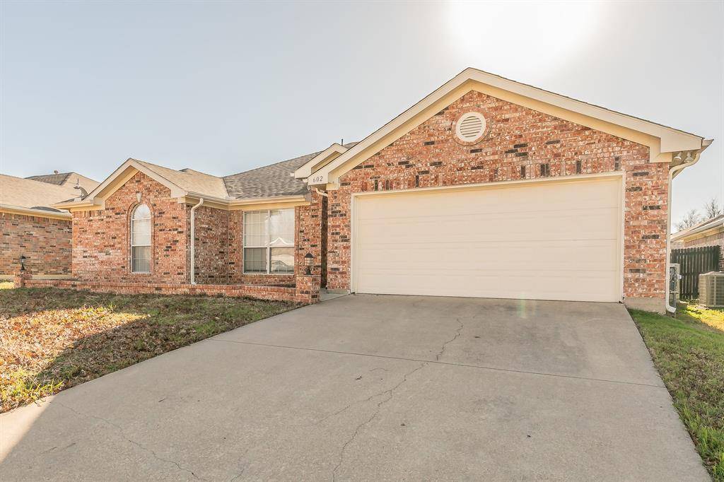 602 Joy Lane, Mansfield, TX 76063