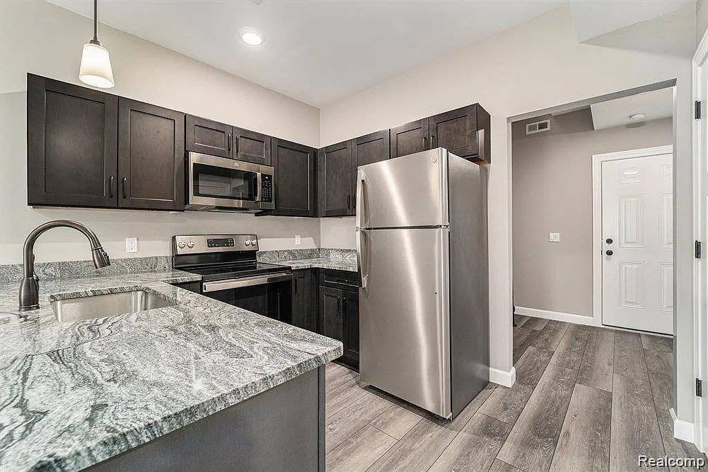 1251 E WOODWARD HEIGHTS BLVD #17, Hazel Park, MI 48030