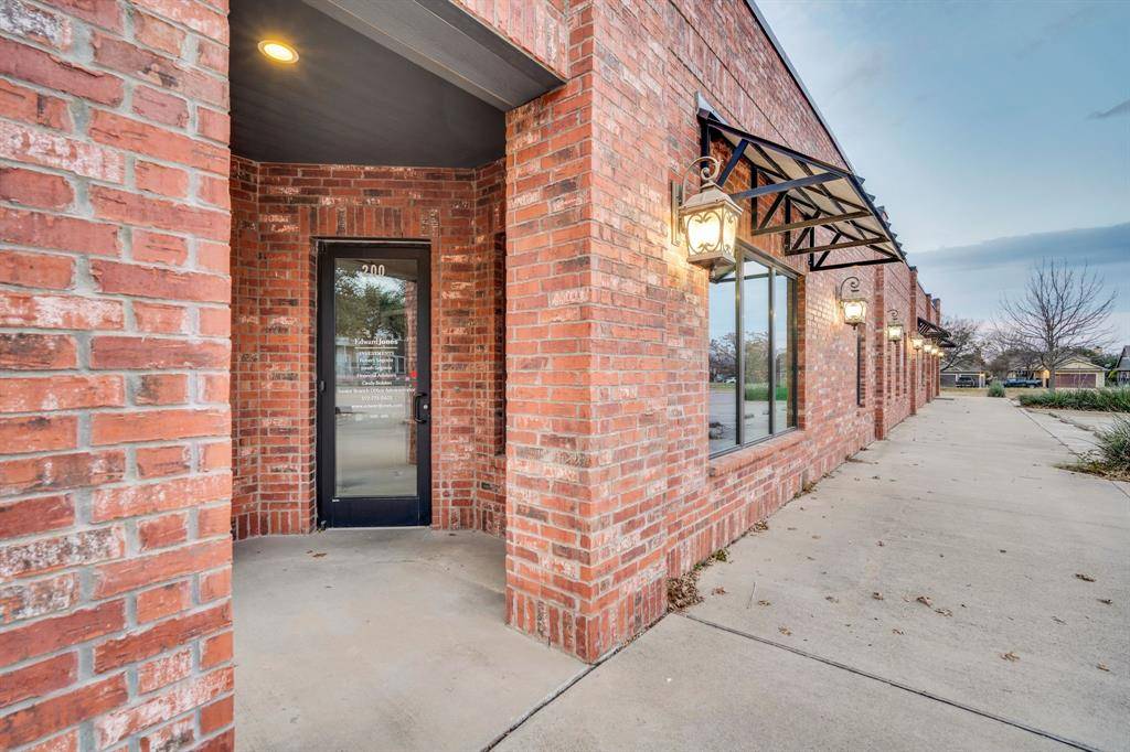 203 George Hopper Road #200, Midlothian, TX 76065