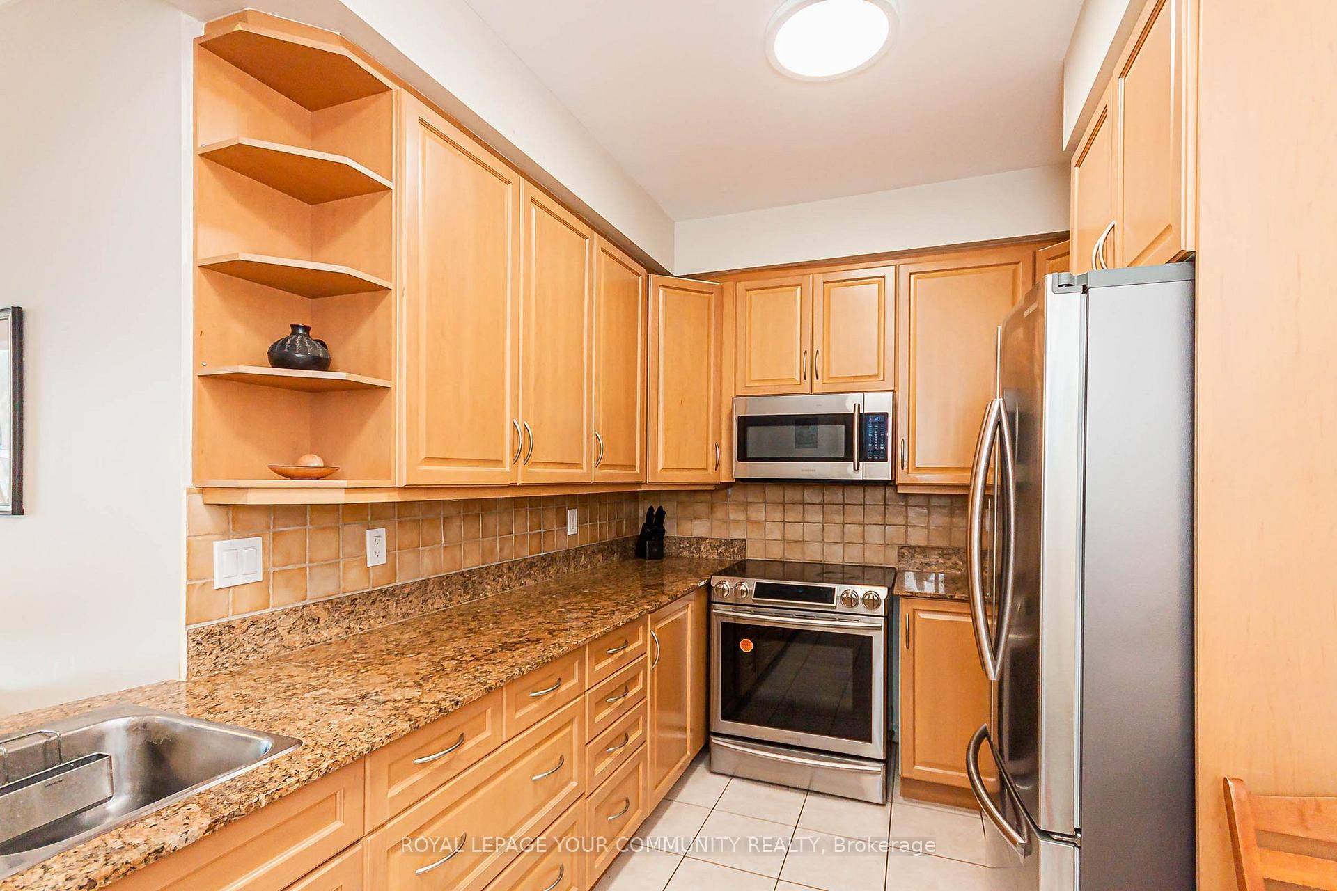 28 William Carson CRES #803, Toronto C12, ON M2P 2H1