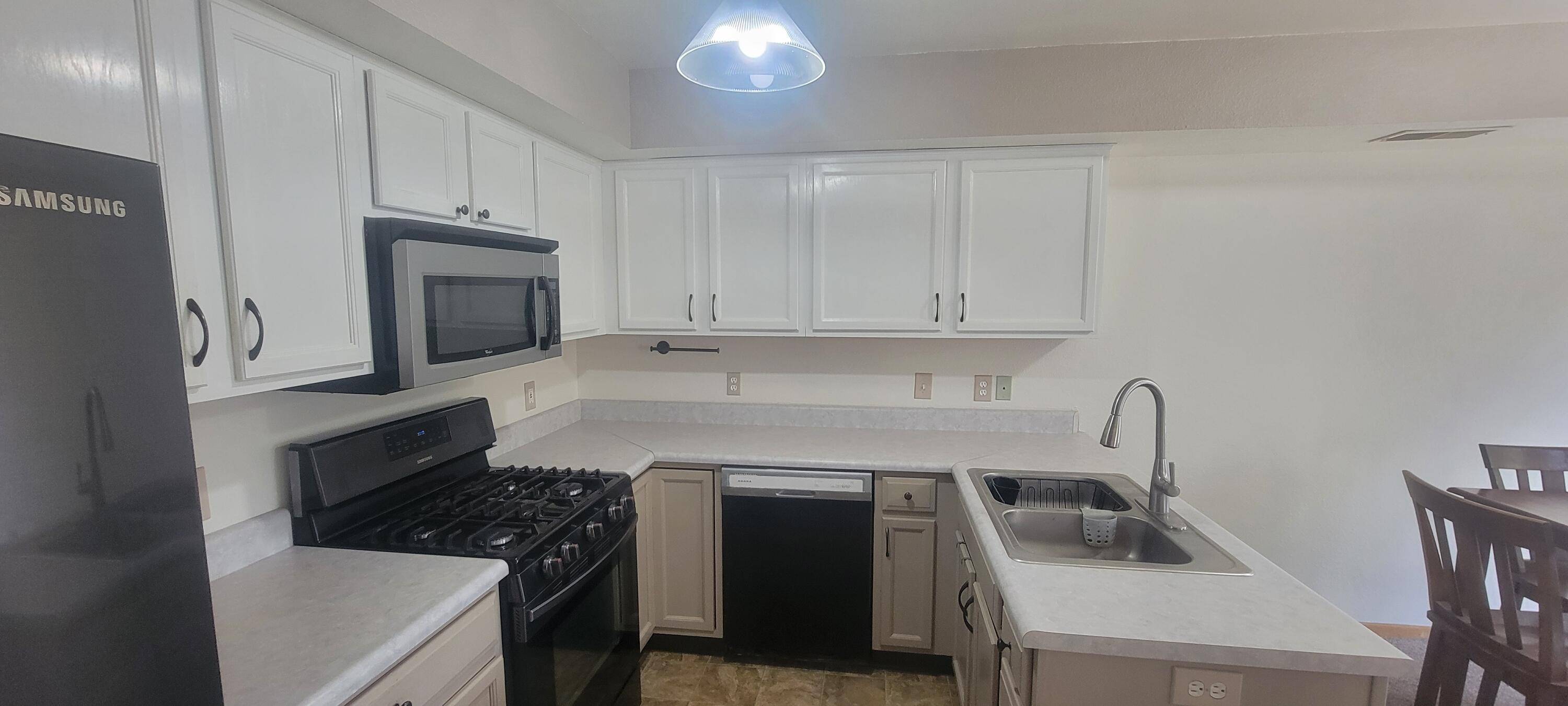 518 LAWRENCE AVE #5, Wayland City, MI 49348