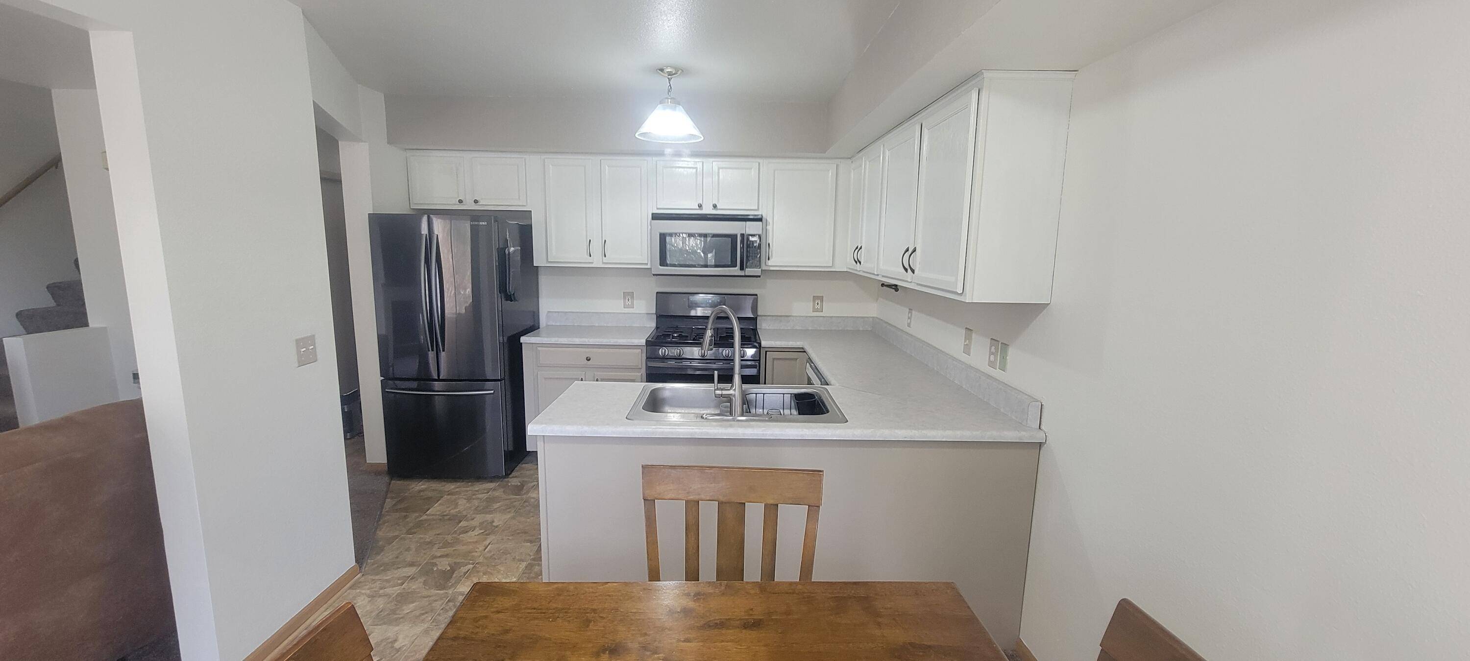 518 LAWRENCE AVE #5, Wayland City, MI 49348