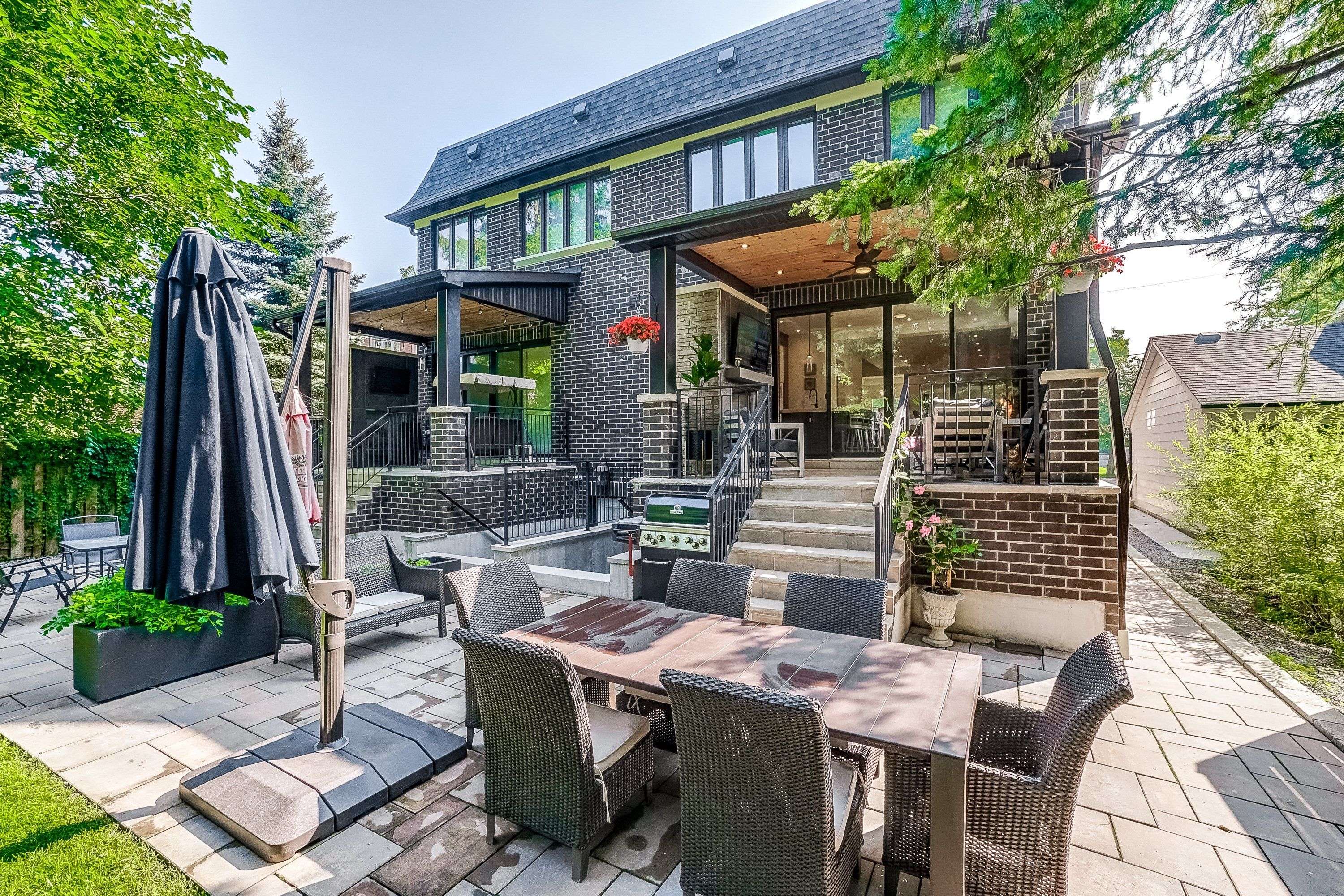 116 Lucas ST, Richmond Hill, ON L4C 4P5