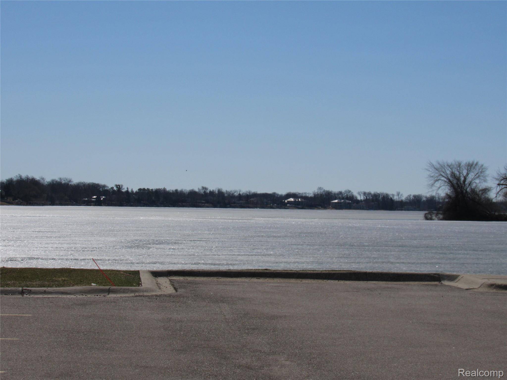 3565 S Port Cove DR #63, Waterfordchartertownship_oakland, MI 48328