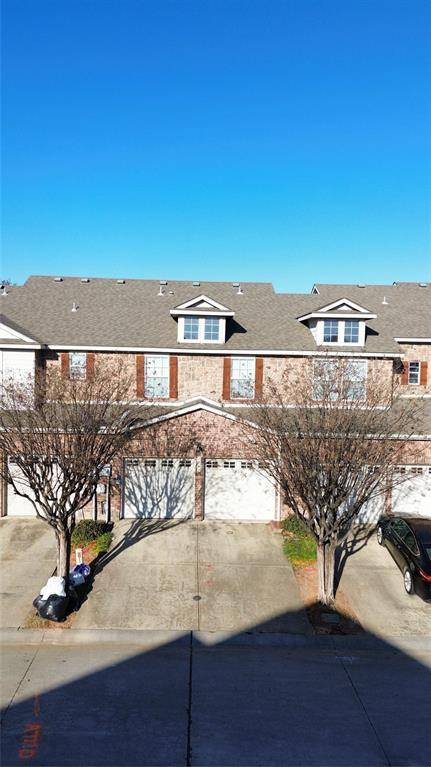 2743 Hyde Park Drive, Grand Prairie, TX 75050