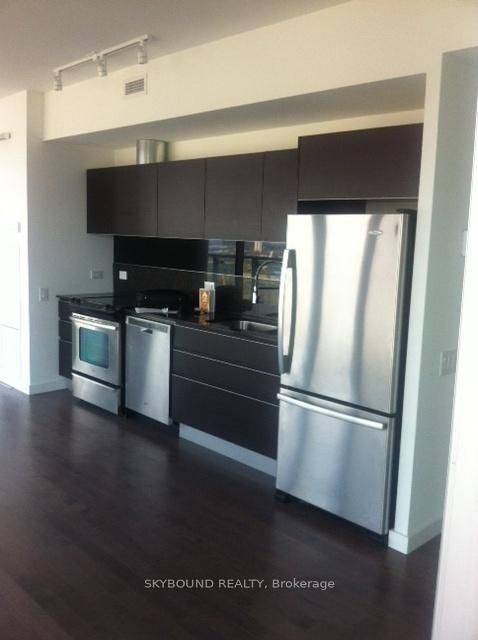 70 Distillery LN #2703, Toronto C08, ON M5A 0E3