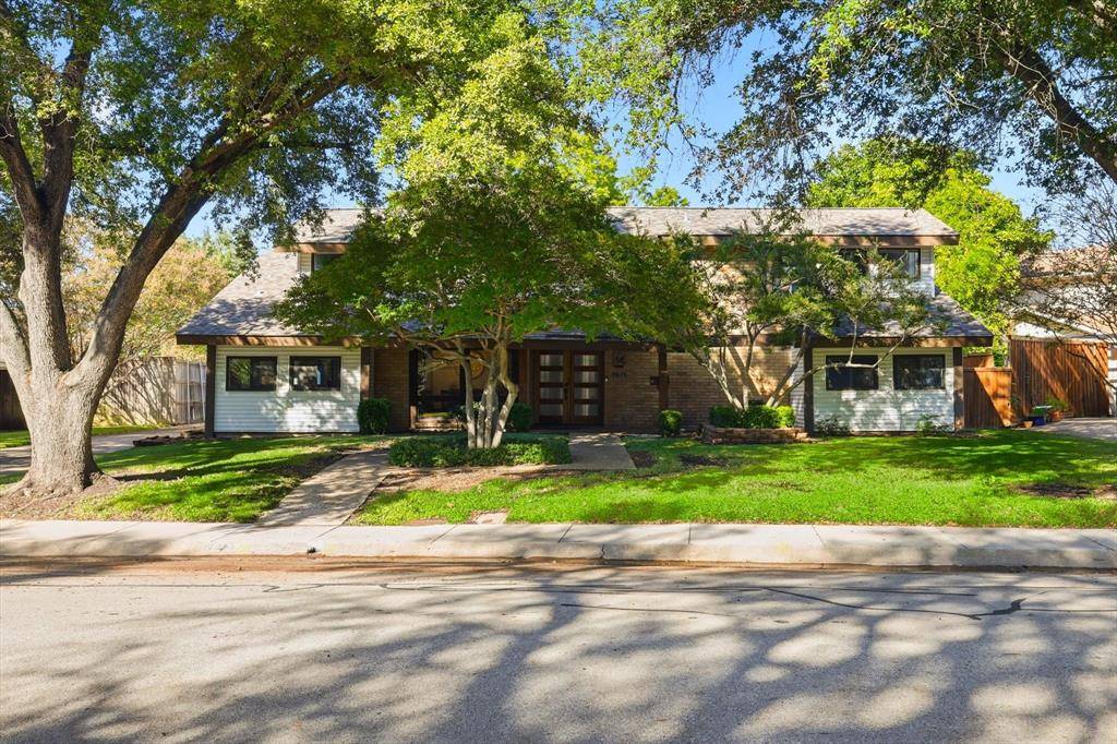 2813 Raintree Drive, Carrollton, TX 75006