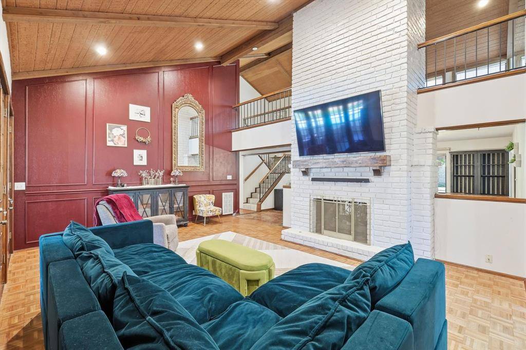 2813 Raintree Drive, Carrollton, TX 75006