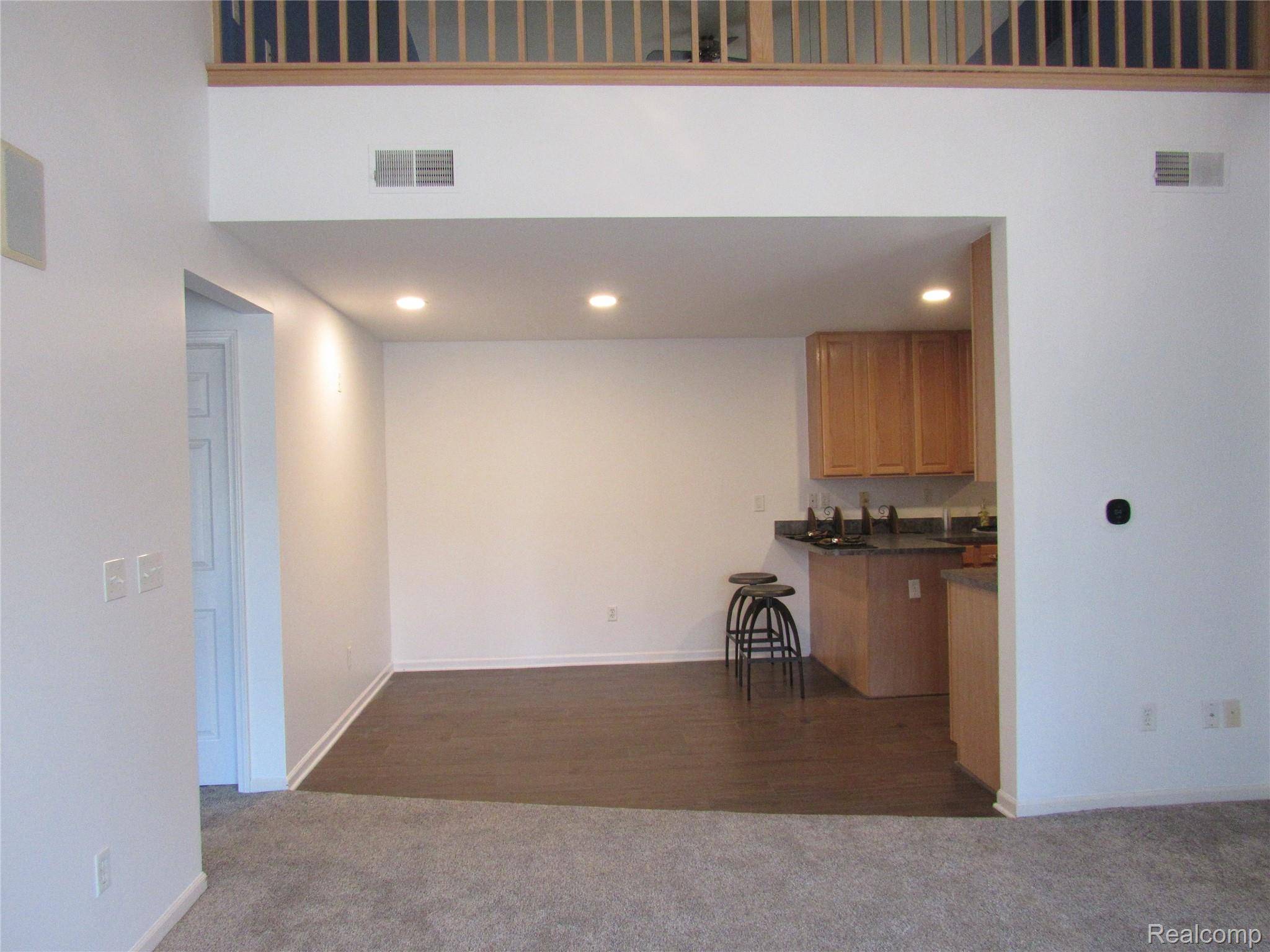 798 Amberly DR #B, Waterford Charter Township, MI 48328