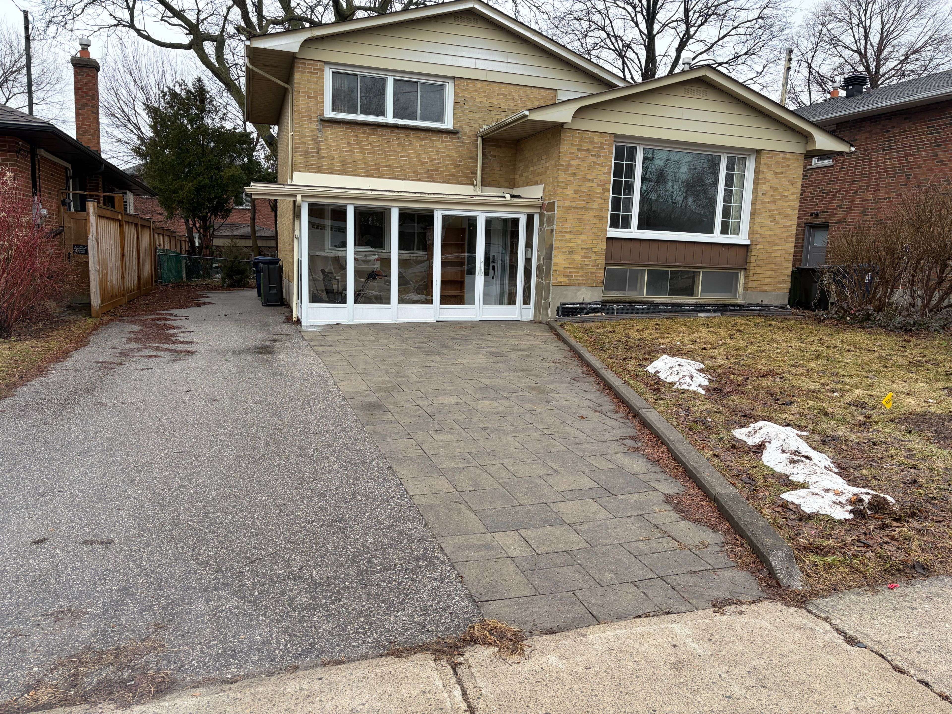 20 Shrewsbury SQ, Toronto E05, ON M1T 1L2