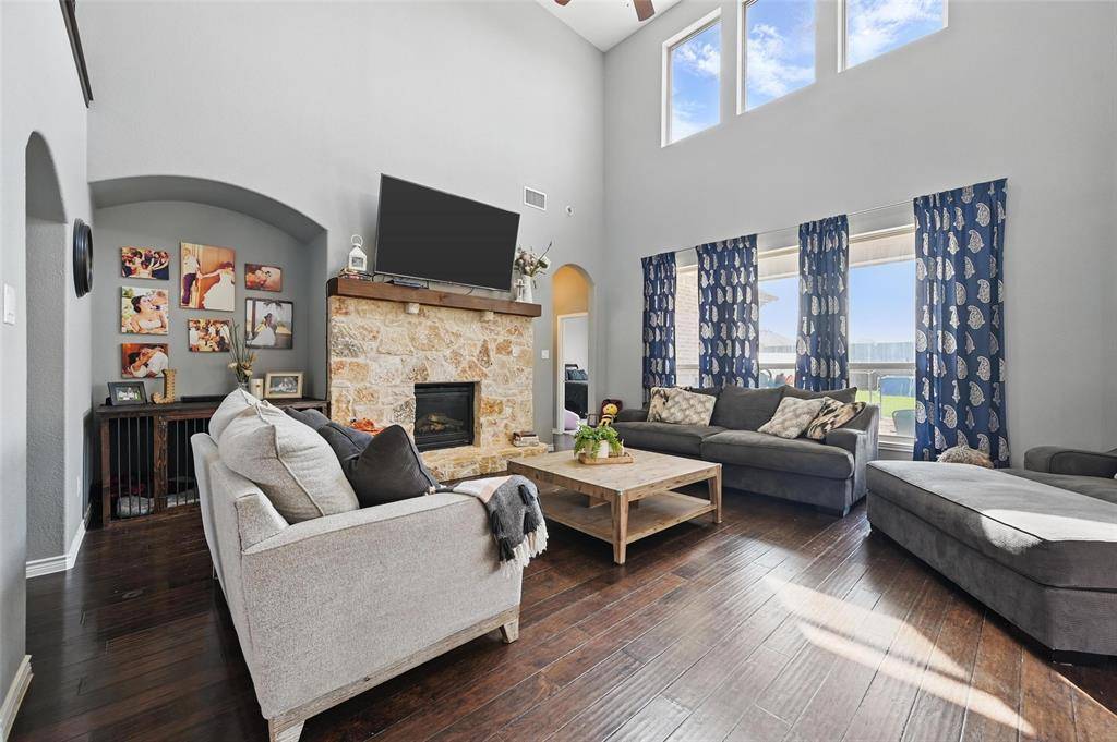 408 Mission Drive, Forney, TX 75126