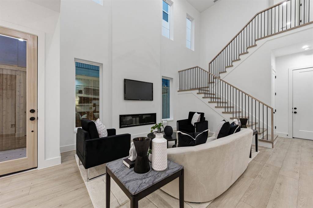 815 Bayonne Street, Dallas, TX 75212