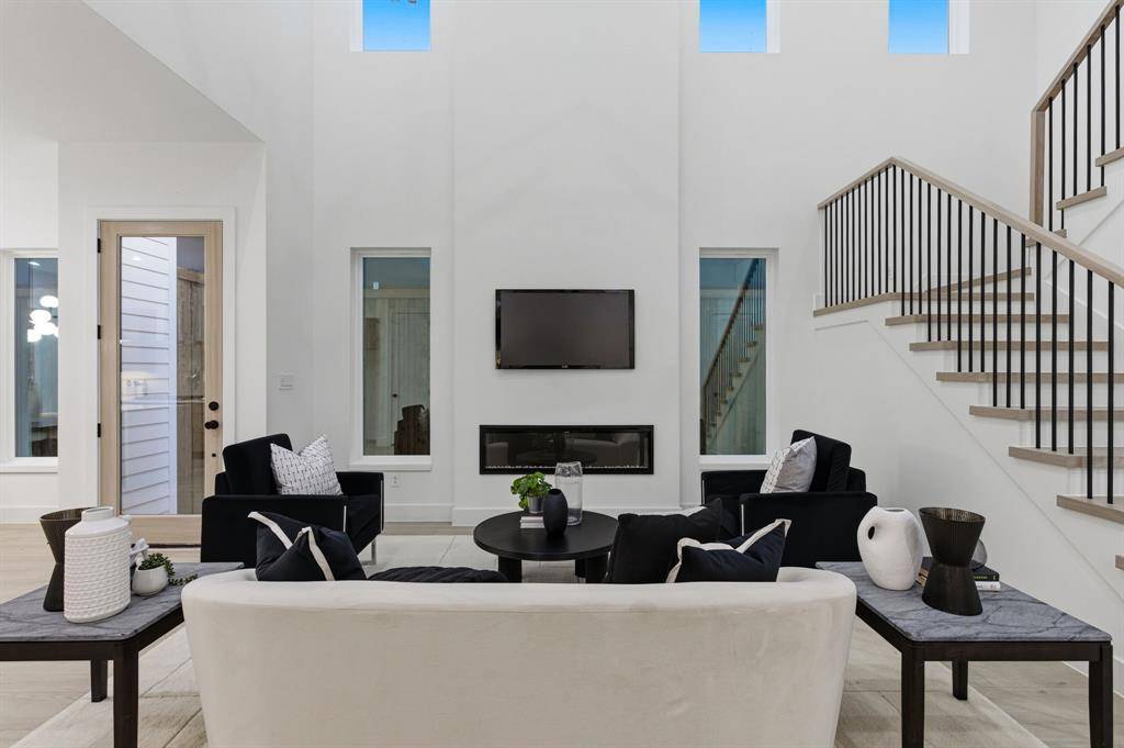 815 Bayonne Street, Dallas, TX 75212