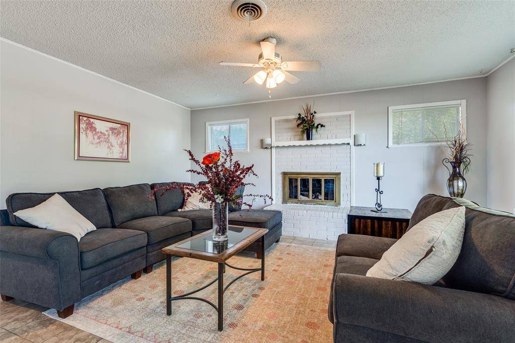 1505 N Matthews Street, Bowie, TX 76230