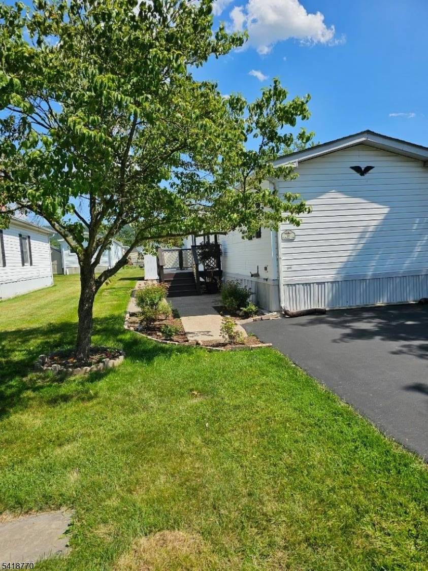 10 Clover, White Twp., NJ 07823