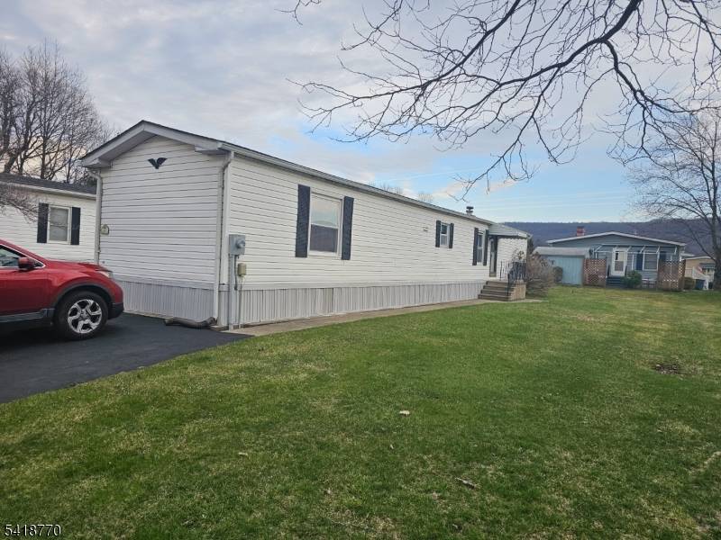 10 Clover, White Twp., NJ 07823