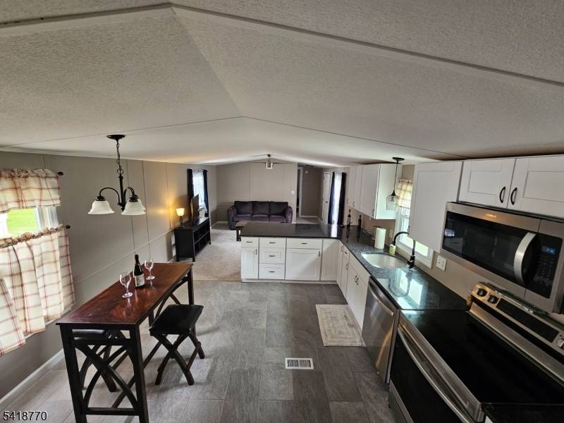 10 Clover, White Twp., NJ 07823