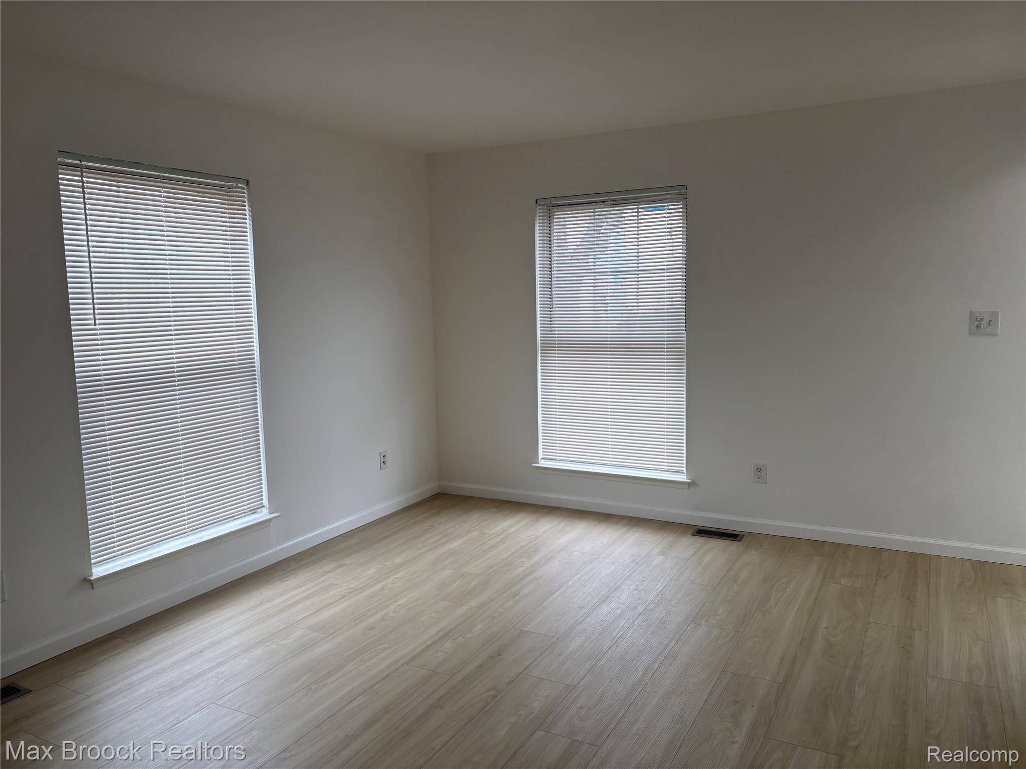 35519 Turner DR, Sterling Heights, MI 48312