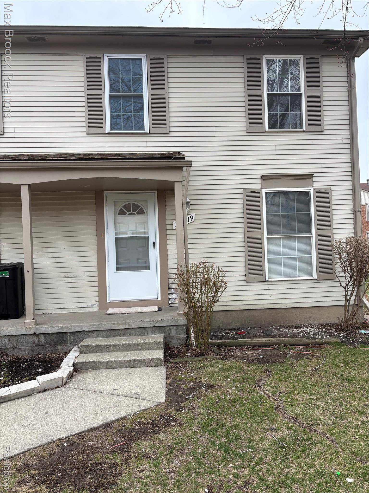 35519 Turner DR, Sterling Heights, MI 48312