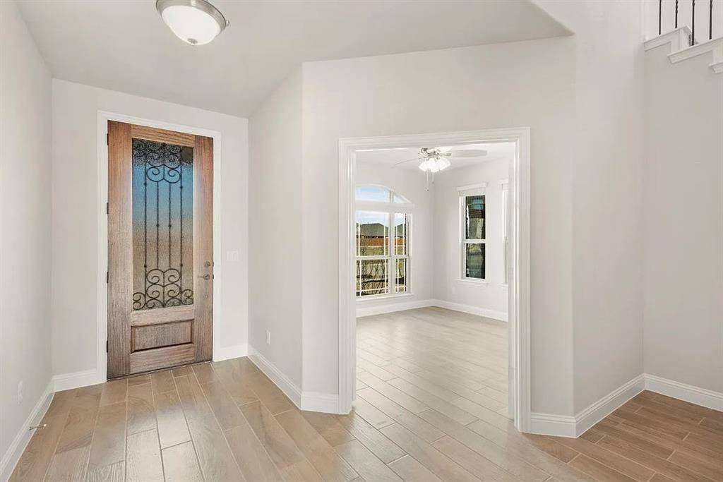 1232 Starlight Avenue, Aubrey, TX 76227