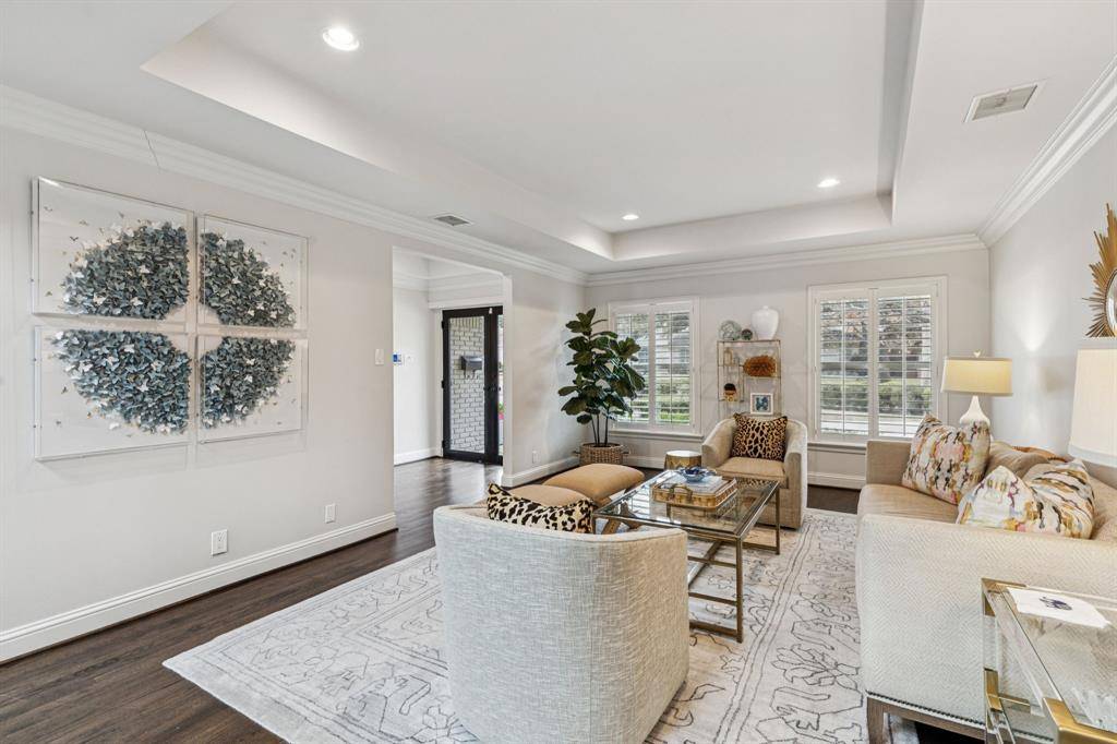 7032 Lavendale Avenue, Dallas, TX 75230