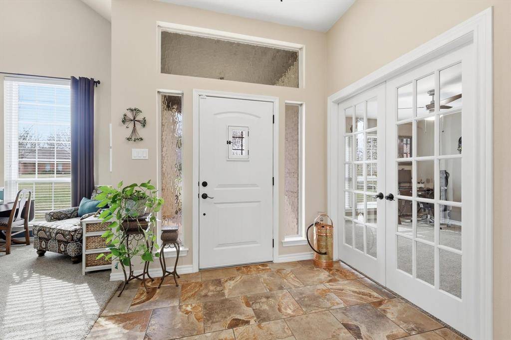 312 Lakeside Oaks Circle, Lakeside, TX 76135