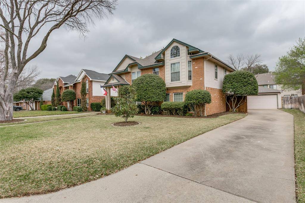 3438 Spring Willow Drive, Grapevine, TX 76051