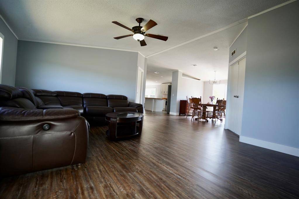 245 Oak Hill Court, Waxahachie, TX 75167