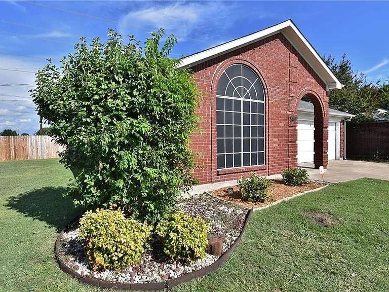 6323 Brookbriar Court, Arlington, TX 76018