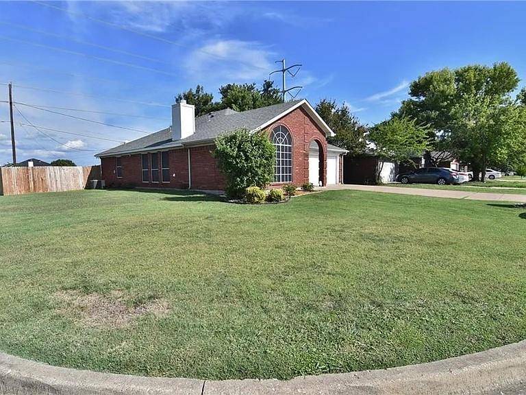 6323 Brookbriar Court, Arlington, TX 76018