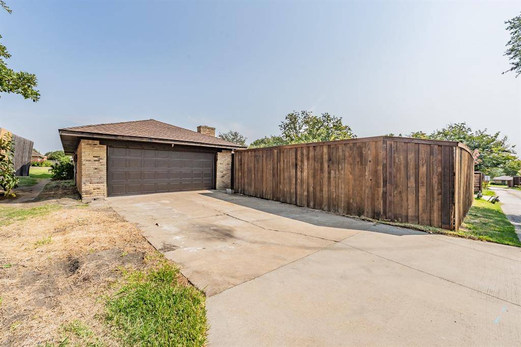 1946 Chesham Drive, Carrollton, TX 75007